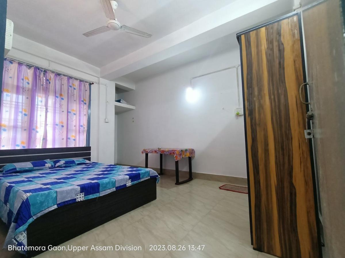Taj Residency Holiday Homestay -Entire 1Bhk & 2Bhk Private Apartments -Call 767Ooo54Oo Jorhāt المظهر الخارجي الصورة