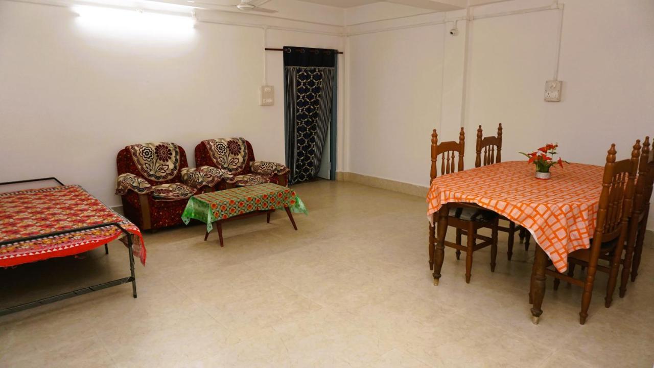 Taj Residency Holiday Homestay -Entire 1Bhk & 2Bhk Private Apartments -Call 767Ooo54Oo Jorhāt المظهر الخارجي الصورة