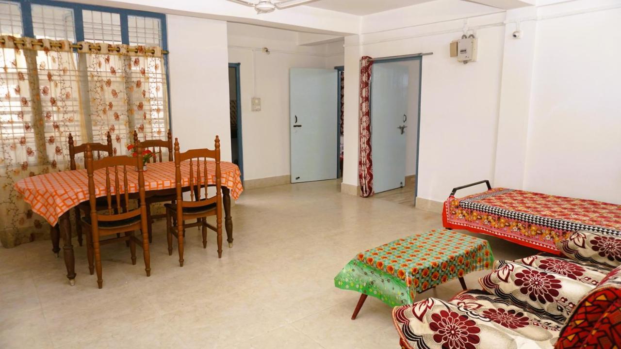 Taj Residency Holiday Homestay -Entire 1Bhk & 2Bhk Private Apartments -Call 767Ooo54Oo Jorhāt المظهر الخارجي الصورة