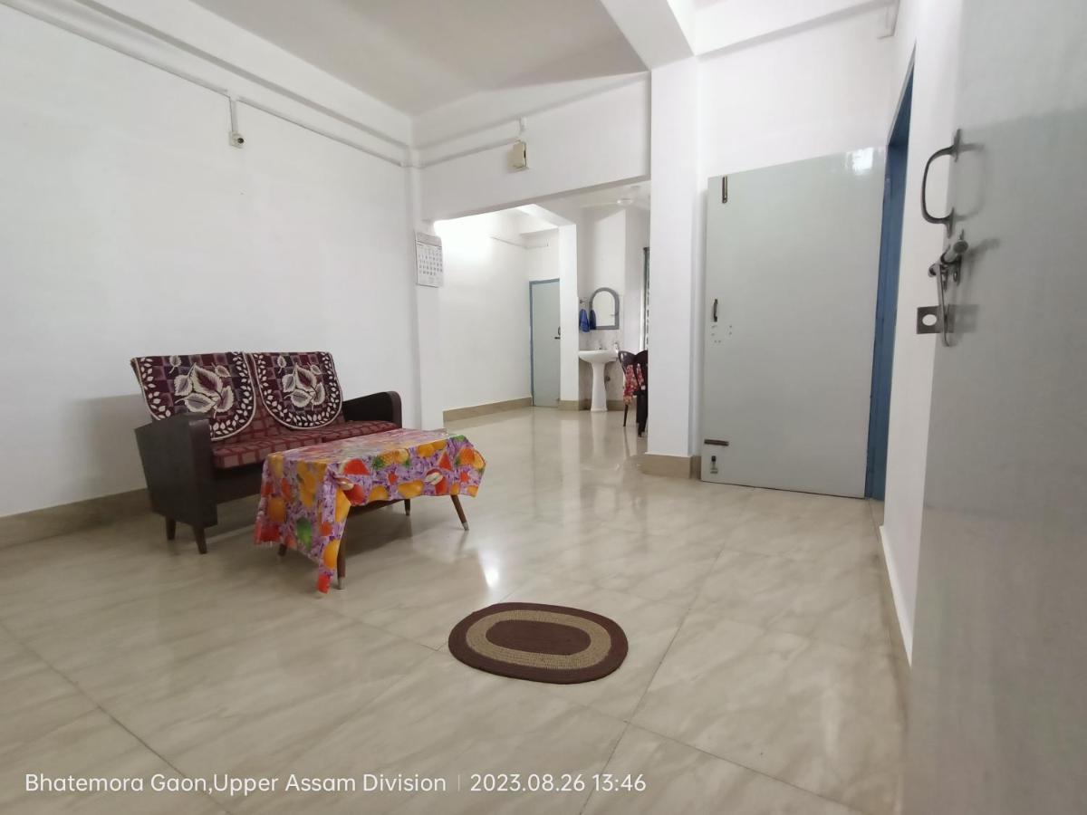 Taj Residency Holiday Homestay -Entire 1Bhk & 2Bhk Private Apartments -Call 767Ooo54Oo Jorhāt المظهر الخارجي الصورة