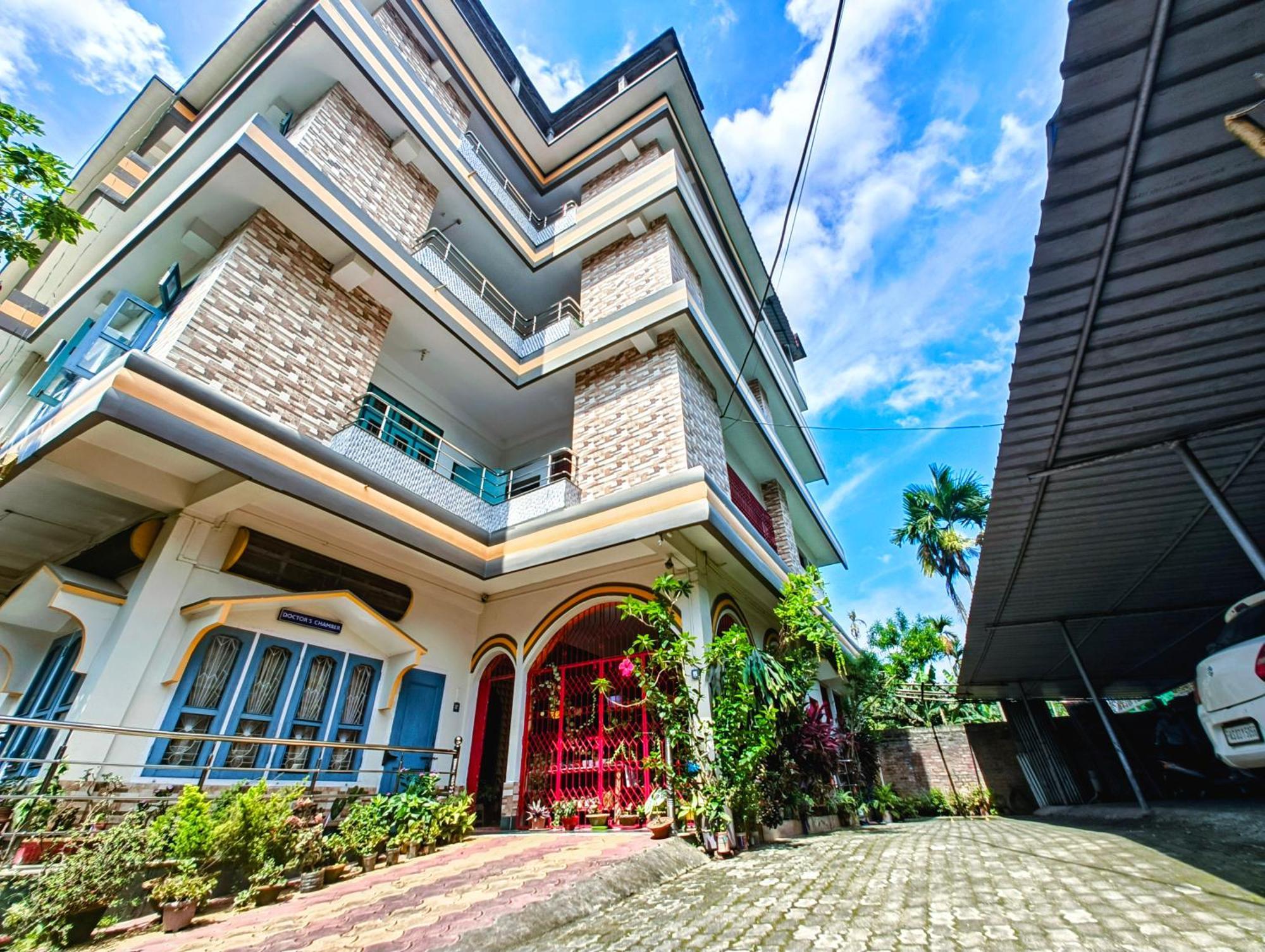 Taj Residency Holiday Homestay -Entire 1Bhk & 2Bhk Private Apartments -Call 767Ooo54Oo Jorhāt المظهر الخارجي الصورة