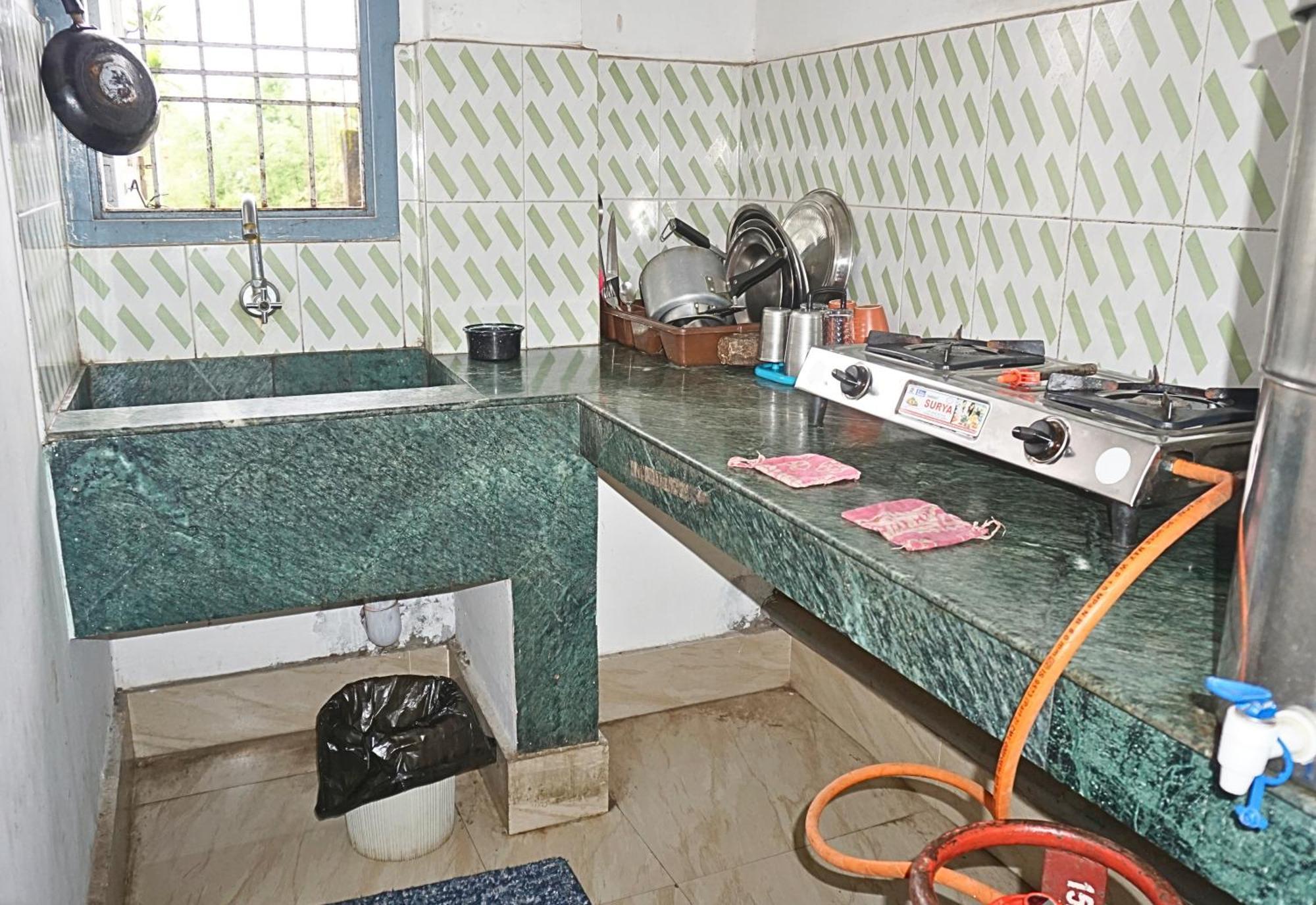 Taj Residency Holiday Homestay -Entire 1Bhk & 2Bhk Private Apartments -Call 767Ooo54Oo Jorhāt المظهر الخارجي الصورة